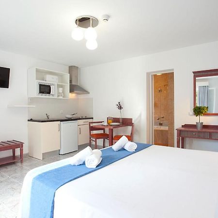 Apartamentos Cala Murada Tennis Exterior photo