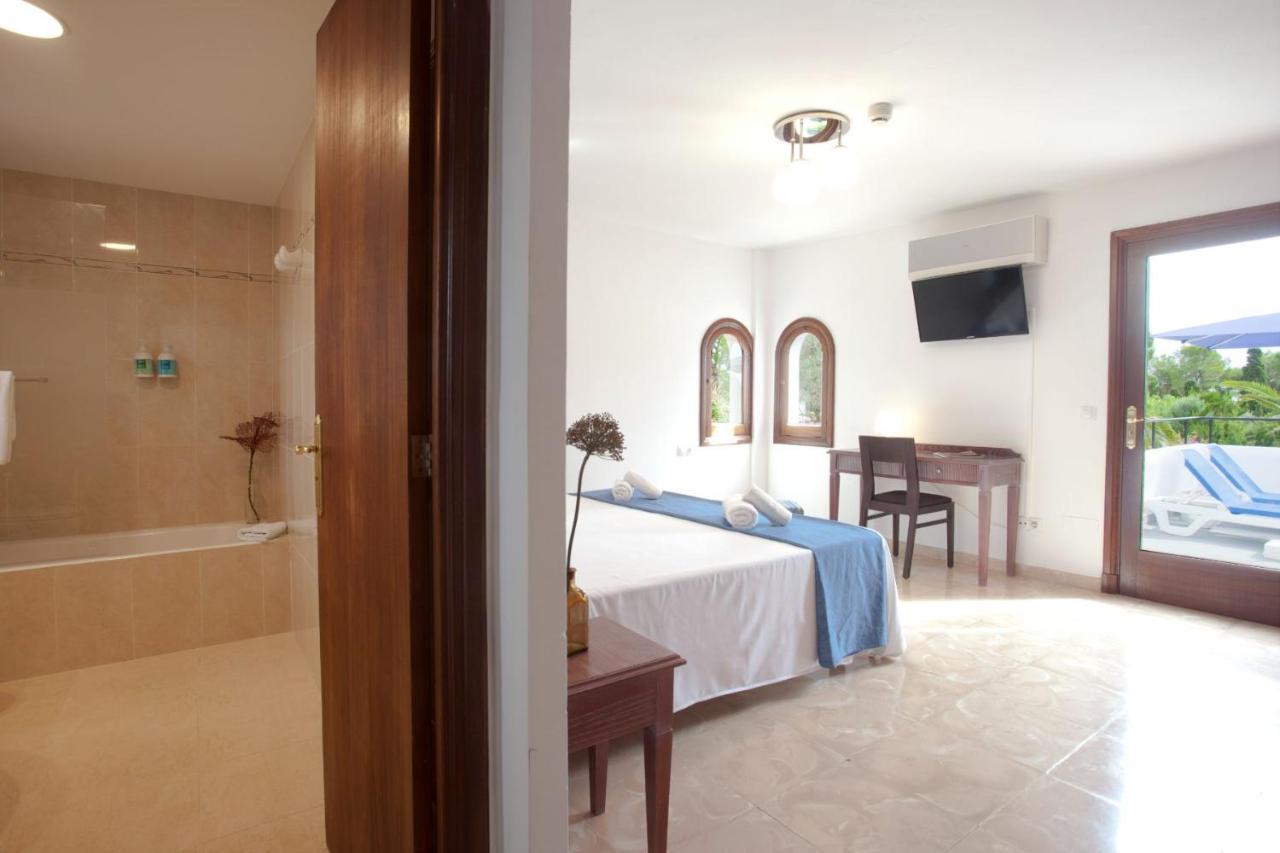 Apartamentos Cala Murada Tennis Exterior photo
