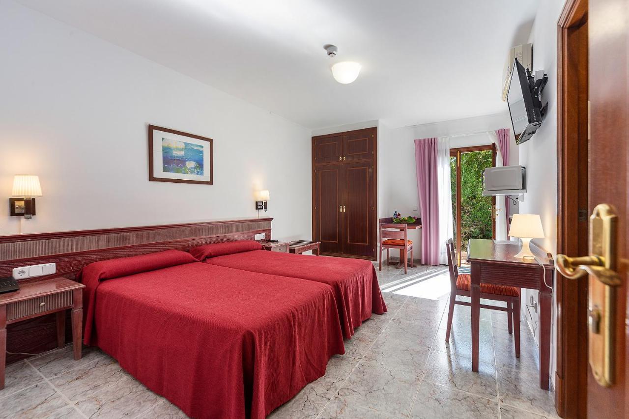 Apartamentos Cala Murada Tennis Exterior photo